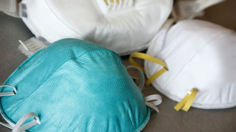 Δωρεές στο νοσοκομείο Μυτιλήνης και στους μαθητές των Οινουσσών